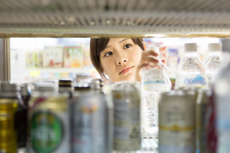 お酒やおつまみは持ち込んでもいいのですか？