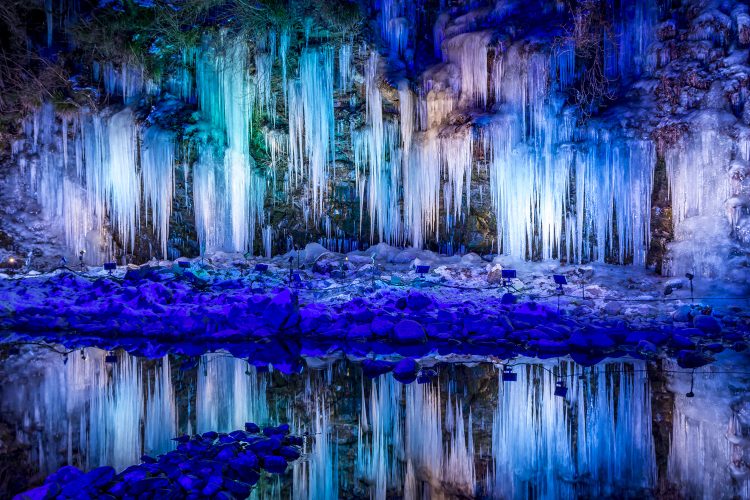 奥秩父 冬の名勝 三十槌の氷柱 ライトアップと 関東一のパワースポット 三峯神社の旅へ ゆこたび