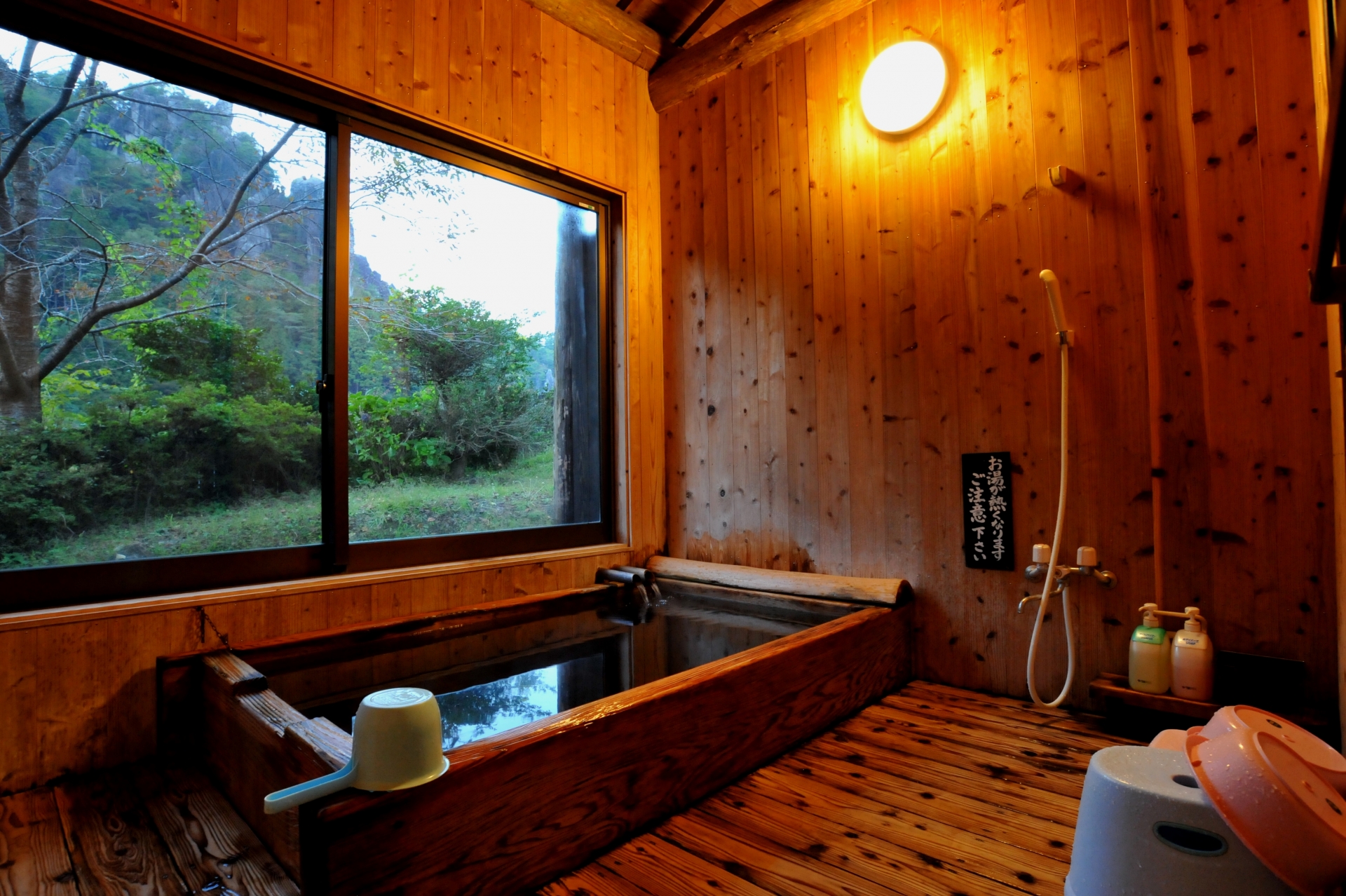 滋賀県で日帰り温泉 かけ流しや岩盤浴 安く利用 ゆこたび