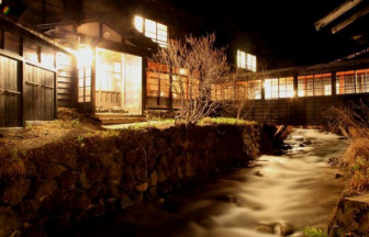 東北の秘湯「乳頭温泉郷　鶴の湯温泉」で早春を探す旅