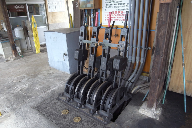 岩村駅の腕木信号機用リーバー