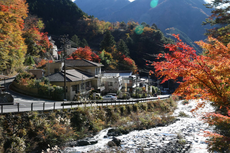 安倍川沿いのひなびた「梅ヶ島温泉」