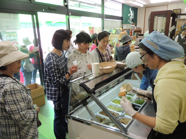 お茶フレーバーの抹茶ジェラート販売