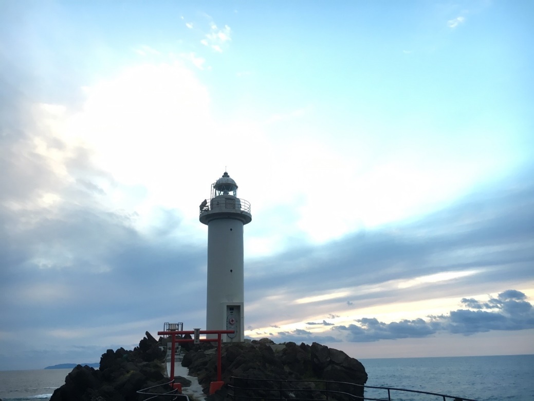 【連載】日本の「先っちょ」へ!絶景灯台&岬めぐり「第3回　東北の県境のまちでレジェンドに出会う（山形県鶴岡市温海地域）」