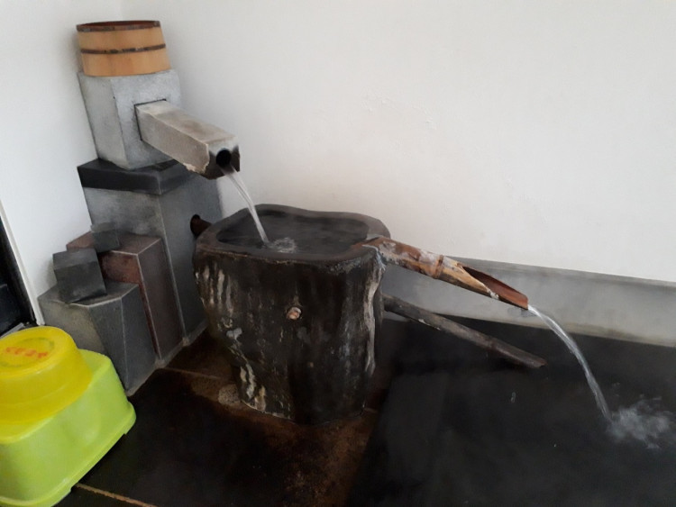 鯖湖湯の様子