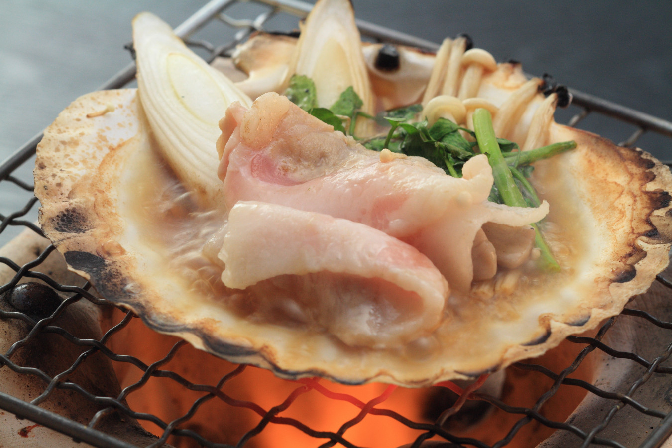 ご当地ライター 新しい秋田に出会う旅 秋田犬 地元ｂ級グルメ 秋田かやき 赤れんが館 ゆこたび