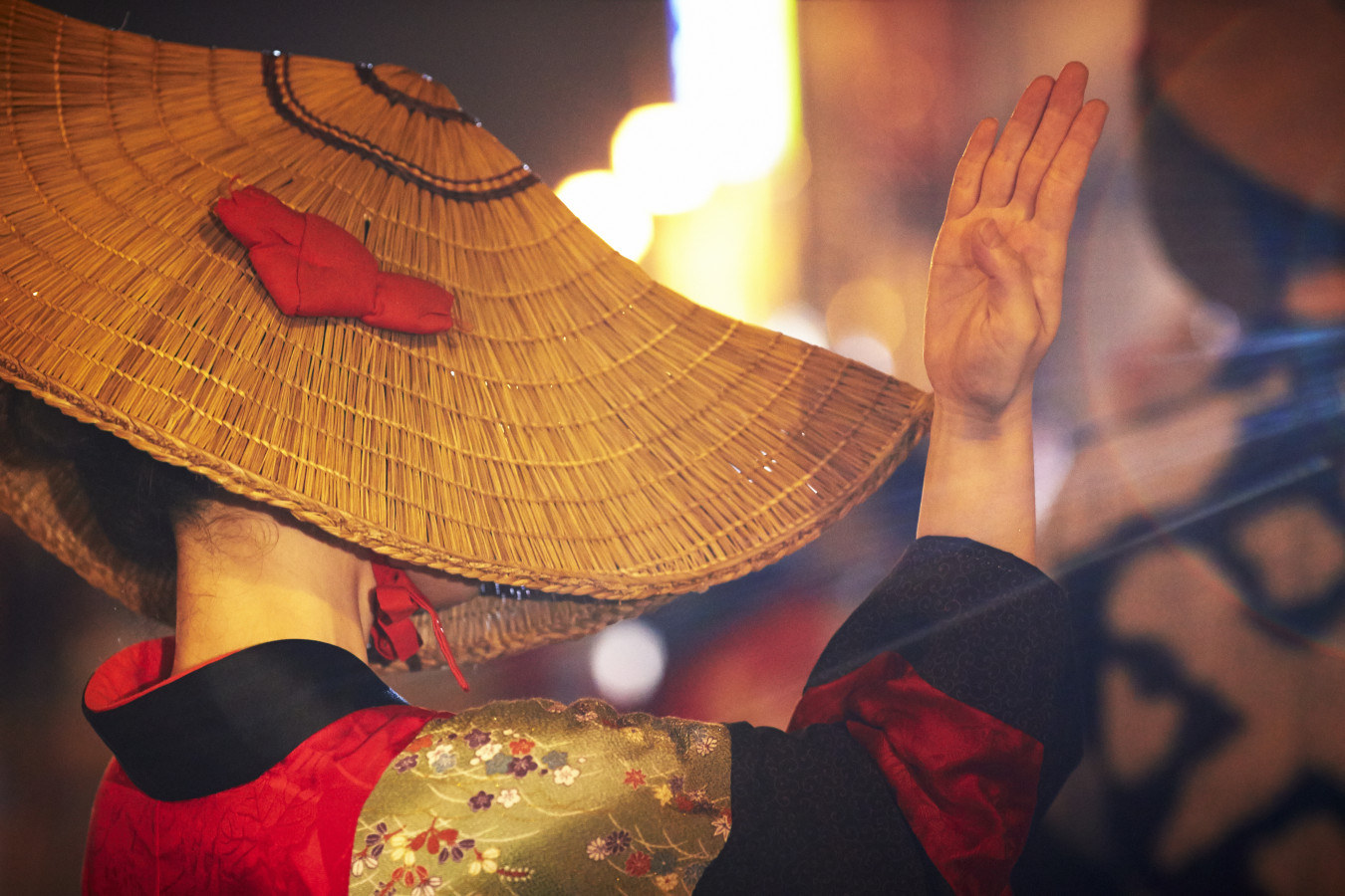 【ご当地ライター】日本三大盆踊り！篝火を焚き、顔を隠して踊る「西馬音内盆踊り」に酔う