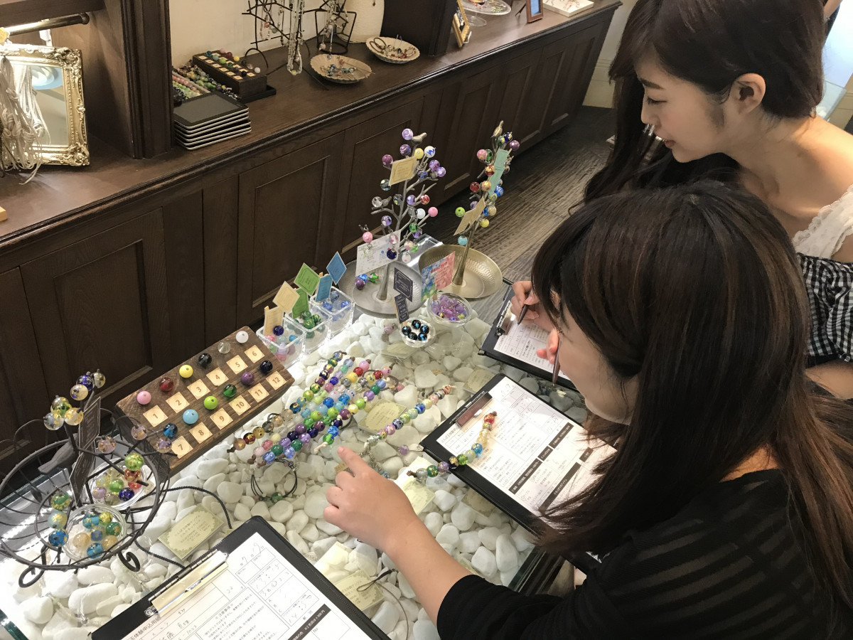 箱根クラフトハウスで思い出作り！女子3人箱根旅行でとんぼ玉体験