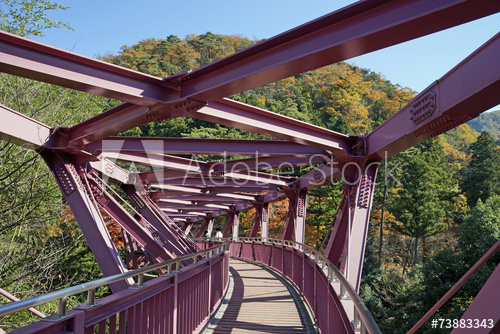芸術・乗り物・歴史！紅葉と巡るおすすめコース3選【北陸版 2018年10・11月号】