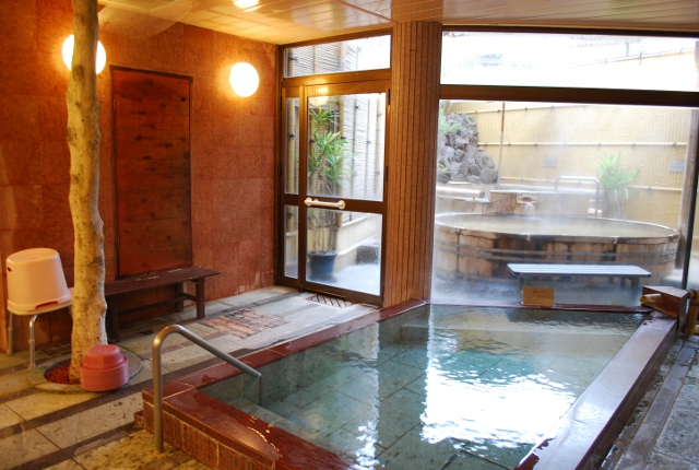 日帰り温泉「早雲足洗の湯 和泉」で箱根最古の湯を堪能しよう