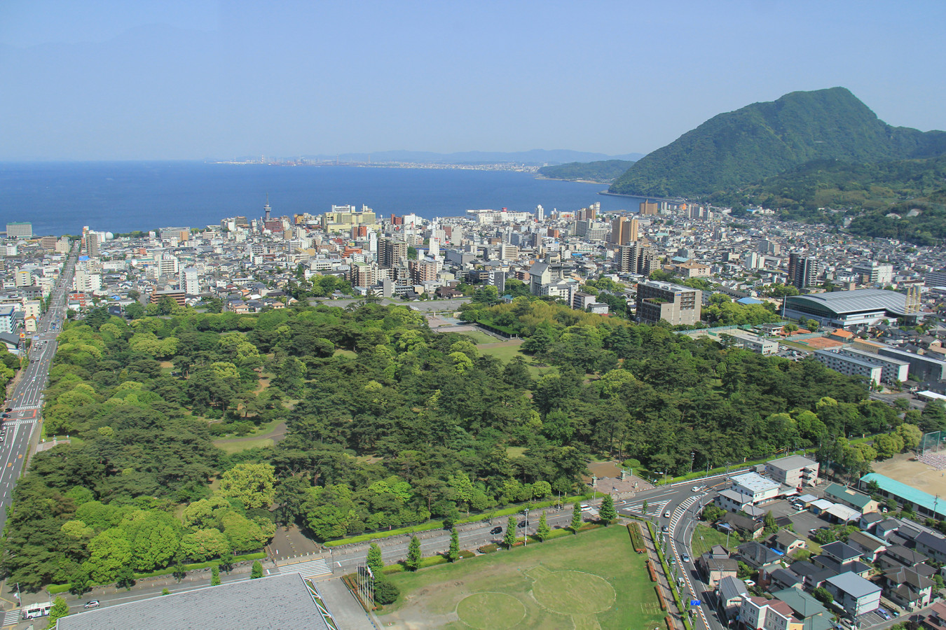 四季折々の移り変わりを楽しめる、緑の庭園「別府公園」
