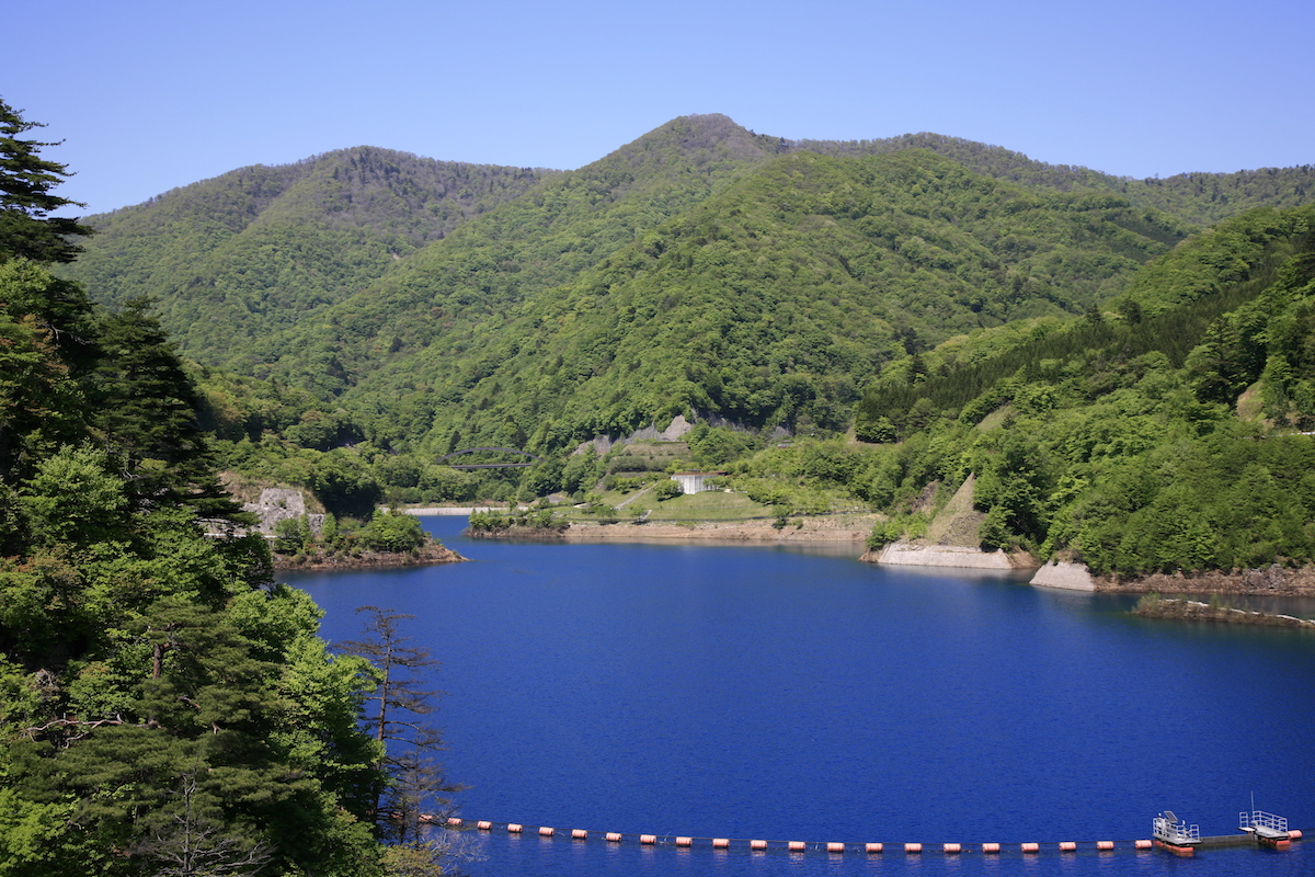 四万ブルー は必見 四万温泉の絶景スポット 四万川ダム ゆこたび