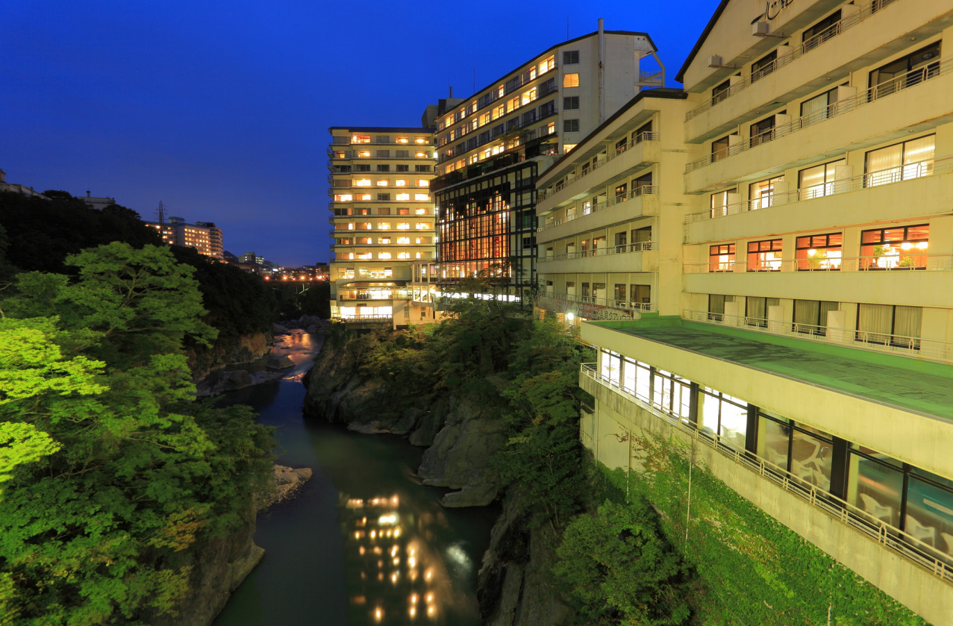 夜の街歩きが楽しい「鬼怒川温泉」