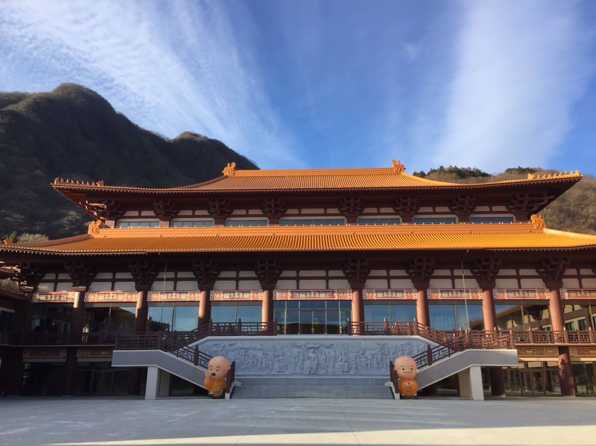 伊香保の観光スポット！台湾の巨大寺院「佛光山 法水寺」