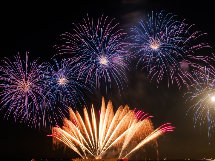 冬の花火もみどころ！クリスマスのスペシャルイベント6選