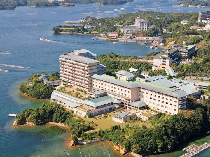 【新登場の宿】伊勢志摩の美しい景色が楽しめる！あわびや伊勢海老などの海鮮を堪能「賢島宝生苑」